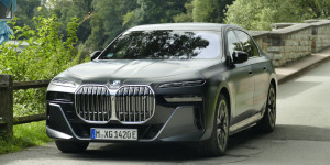 Beitragsbild des Blogbeitrags BMW i7 xDrive60 im Test: Was kann die Luxus-E-Limousine?