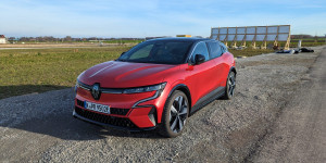 Beitragsbild des Blogbeitrags Renault Mégane E-Tech im Test: Ein Konkurrent für ID.3 und co.?