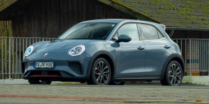 Beitragsbild des Blogbeitrags GWM ORA 03 GT im Test: Chinesischer Mini Cooper?