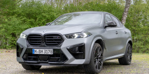 Beitragsbild des Blogbeitrags BMW X6 M Competition im Test: Kantig, schnell, luxuriös 