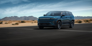 Beitragsbild des Blogbeitrags Jeep Wagoneer S: Weltpremiere des elektrifizierten Kult-SUV