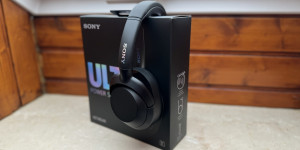 Beitragsbild des Blogbeitrags Sony ULT Wear im Kurztest: Kopfhörer ohne größere Schwächen