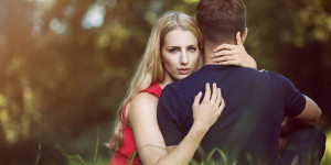 Beitragsbild des Blogbeitrags Emotionale Intimität freilegen: Verbessern Sie Ihre Beziehungen