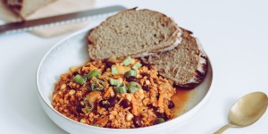 Beitragsbild des Blogbeitrags Rezept: Veganes Chili sin Carne