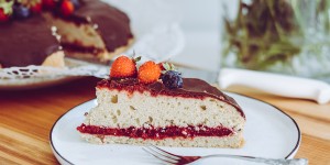 Beitragsbild des Blogbeitrags Rezept: Erdbeer-Zitronentorte (vegan)