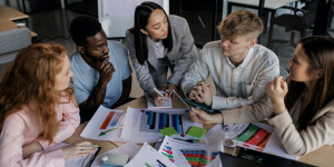 Beitragsbild des Blogbeitrags Software Development Team Trends for 2022 