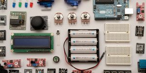 Beitragsbild des Blogbeitrags Smart devices spy on you – 2 computer scientists explain how the Internet of Things can violate your privacy