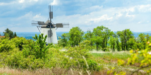 Beitragsbild des Blogbeitrags Wandern Weinviertel: Retz – Retzer Windmühle – Wenzelsteg 