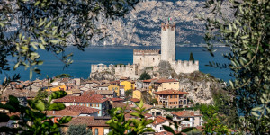 Beitragsbild des Blogbeitrags Gardasee: Fototipp Scaligerburg Malcesine – unsere Lieblings-Motive 