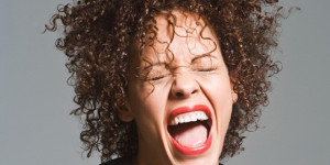 Beitragsbild des Blogbeitrags Unsere Stimme ist das mächtigste Werkzeug unseres Selbstausdruckes!