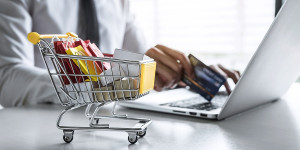Beitragsbild des Blogbeitrags Online Shops und Anbieter: So finden Verbraucher seriöse Internet-Plattformen