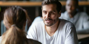 Beitragsbild des Blogbeitrags Single: 10 Themen, über die Frauen gern reden