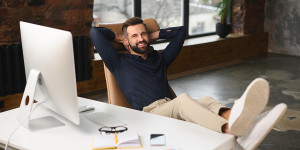 Beitragsbild des Blogbeitrags Dresscode: Was heißt Smart Casual für Männer?