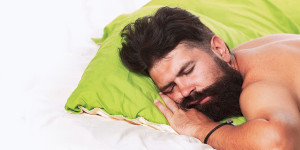 Beitragsbild des Blogbeitrags Nachtschweiß: Ursachen und Behandlungsmöglichkeiten