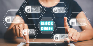 Beitragsbild des Blogbeitrags Wie funktionieren Smart Contracts und welche Anwendungsmöglichkeiten haben sie?