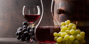 Beitragsbild des Blogbeitrags Wein online kaufen – die besten Tipps für den edlen Tropfen per Post 