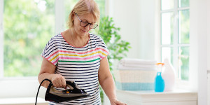 Beitragsbild des Blogbeitrags Pflegebody – das ultimative Utensil für die Betreuung von Pflegebedürftigen