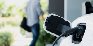 Beitragsbild des Blogbeitrags Was sind die Nachteile von E-Autos?