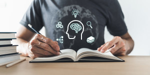Beitragsbild des Blogbeitrags Kognitives Training: Gehirn verbessern mit gezieltem Training