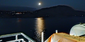 Beitragsbild des Blogbeitrags with the ferry travelling to Crete Greece 