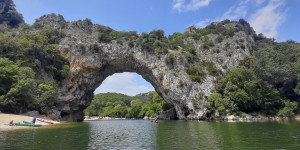 Beitragsbild des Blogbeitrags Wohnmobilreise Cevennen und Ardèche – ein Aktivurlaub in Südfrankreich 