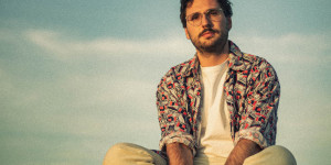 Beitragsbild des Blogbeitrags Raus aus dem Gedankenkarussell mit filts neuer Single
