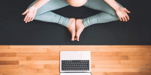 Beitragsbild des Blogbeitrags Beckenbodentraining in der Schwangerschaft mit Yoga 