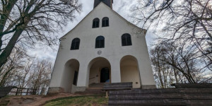 Beitragsbild des Blogbeitrags Wandern zu St. Johann und Paul über den Buchkogel und Schloss St. Martin