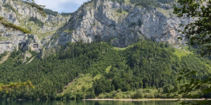 Beitragsbild des Blogbeitrags Leopoldsteiner See – Seerunde wandern 