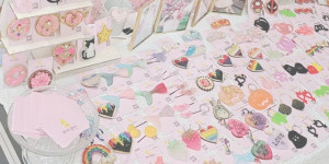 Beitragsbild des Blogbeitrags SLAY! Queer Art Market and Lupins Market