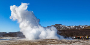 Beitragsbild des Blogbeitrags Island: Ausflug Golden Circle, Strokkur Geysir 