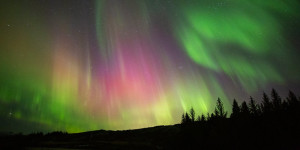 Beitragsbild des Blogbeitrags Island: Nordlichter, Tipps rund um Beobachten und Fotografieren 