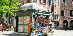 Beitragsbild des Blogbeitrags Venedig, die Drehorte von Brunetti mit Questura 