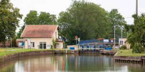 Beitragsbild des Blogbeitrags Hausboot Elsass, Schleusen zu zweit! 