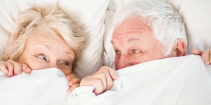 Beitragsbild des Blogbeitrags Wann ist man zu alt für Sex? – Genau nie! Tipps für guten Sex im Alter
