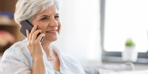 Beitragsbild des Blogbeitrags Telefonieverhalten im Generationenvergleich – Smartphone ein Must-Have, Telefonieren ein No-Go?