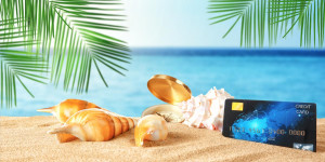 Beitragsbild des Blogbeitrags AK warnt: Spesenfalle „Urlaubsgeld“! Bis zu 20 Euro Spesen beim Abheben mit der Kreditkarte