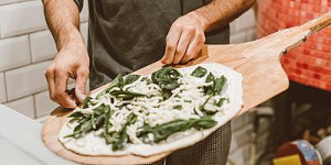 Beitragsbild des Blogbeitrags Pizzaschieber – die 22 besten Modelle 2022