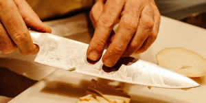 Beitragsbild des Blogbeitrags Chefmesser – die 7 besten Chef Messer für deine Küche
