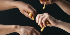 Beitragsbild des Blogbeitrags Die Cosori Lite 3,8L Heißluftfritteuse im Einzeltest