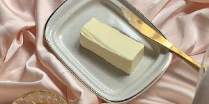Beitragsbild des Blogbeitrags Immer griffbereit: Die besten Butterdosen 2023 im Vergleich