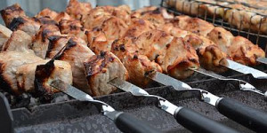 Beitragsbild des Blogbeitrags Die besten Grillspieße für perfektes Grillvergnügen 2023 