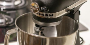 Beitragsbild des Blogbeitrags Dieses KitchenAid Zubehör macht das Kochen zum Vergnügen