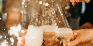 Beitragsbild des Blogbeitrags Luxuriöser Genuss 2024: Günstige Champagner im Test