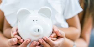 Beitragsbild des Blogbeitrags Weltspartag noch zeitgemäß in Zeiten der hohen Inflation?