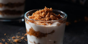 Beitragsbild des Blogbeitrags Gsundes Apfeltiramisu