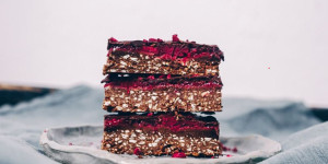 Beitragsbild des Blogbeitrags Himbeer-Schoko-Schnitten