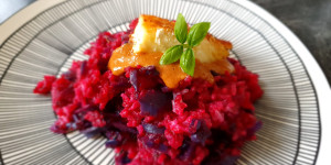 Beitragsbild des Blogbeitrags Roter Reis mit Macadamiamus (histaminarm, glutenfrei, vegan) 