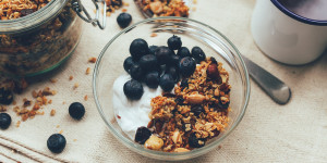 Beitragsbild des Blogbeitrags Enkel och god granola med nötter och kokossmak 