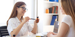 Beitragsbild des Blogbeitrags Can birth control pills cause Hypothalamic Amenorrhea?